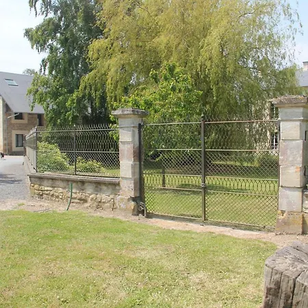Logis Du Grand Pin Saint-Martin-des-Entrées