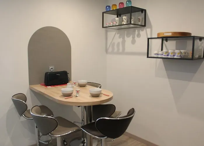 Logis Du Grand Pin * Saint-Martin-des-Entrées