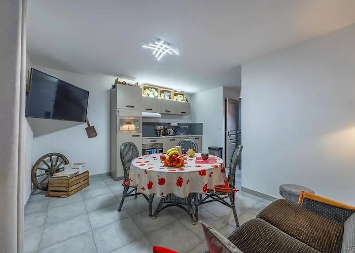 Logis Du Grand Pin アパート