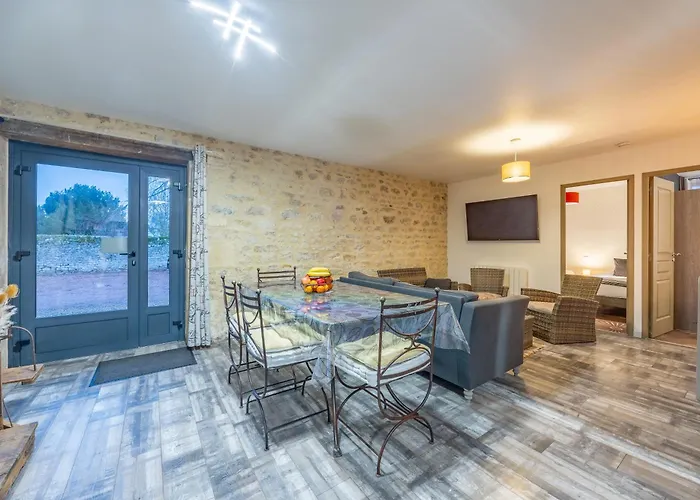 Logis Du Grand Pin * Saint-Martin-des-Entrées