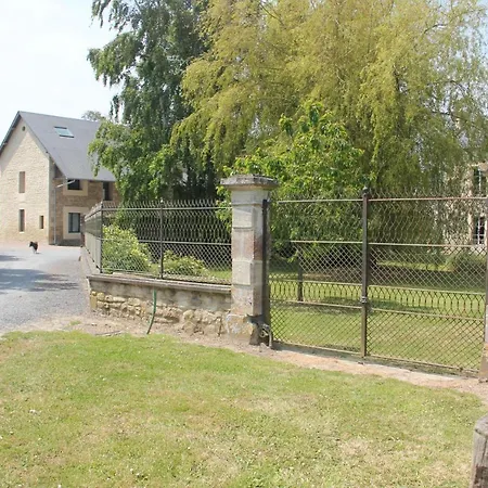 Logis Du Grand Pin Saint-Martin-des-Entrées