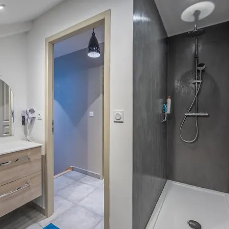Logis Du Grand Pin Saint-Martin-des-Entrees