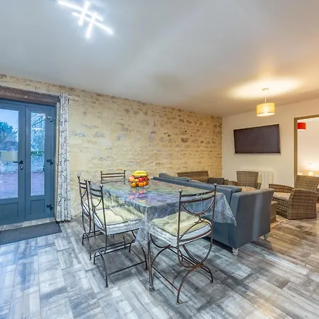 Logis Du Grand Pin * Saint-Martin-des-Entrees
