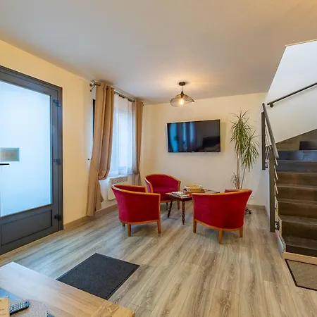 Logis Du Grand Pin * Saint-Martin-des-Entrees