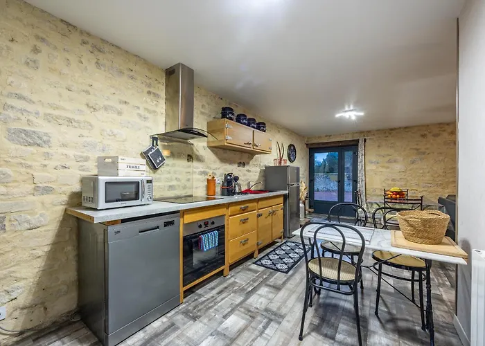 Logis Du Grand Pin Saint-Martin-des-Entrées